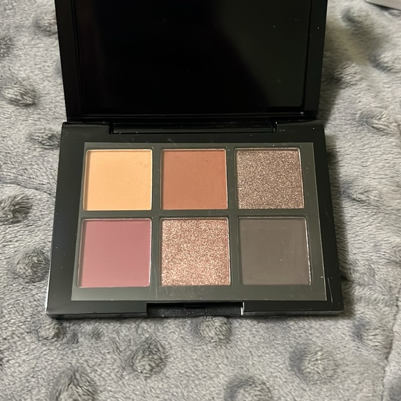 Glamgasm Face & Eye + Lucky Chick Daydreams + Beauty Vaulte Regal Palette Set - Picture 4 of 5